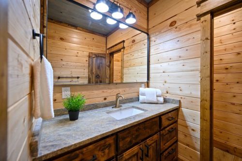 Liquid-Therapy-Lodge-Broken-Bow-Cabins-00312