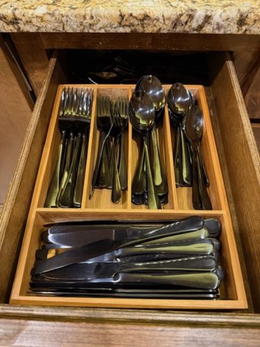 Liquid-Therapy-Lodge-Broken-Bow-Cabins-Amenities-Kitchen-12