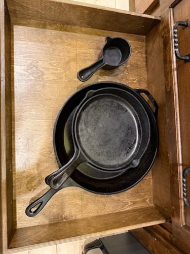 Liquid-Therapy-Lodge-Broken-Bow-Cabins-Amenities-Kitchen-13