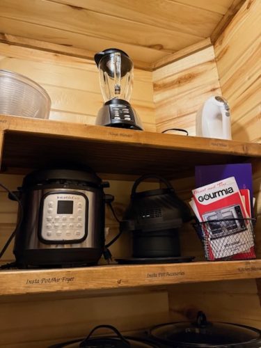 Liquid-Therapy-Lodge-Broken-Bow-Cabins-Amenities-Kitchen-2