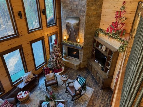 Liquid-Therapy-Lodge-Broken-Bow-Cabins-Christmas-12