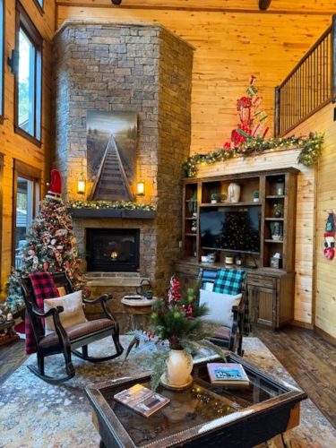 Liquid-Therapy-Lodge-Broken-Bow-Cabins-Christmas-14