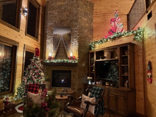 Liquid-Therapy-Lodge-Broken-Bow-Cabins-Christmas-30