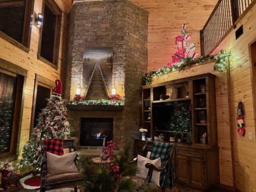 Liquid-Therapy-Lodge-Broken-Bow-Cabins-Christmas-34