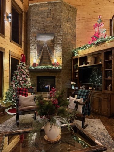 Liquid-Therapy-Lodge-Broken-Bow-Cabins-Christmas-36