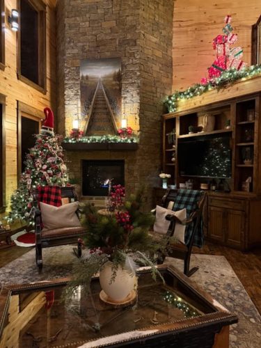 Liquid-Therapy-Lodge-Broken-Bow-Cabins-Christmas-37