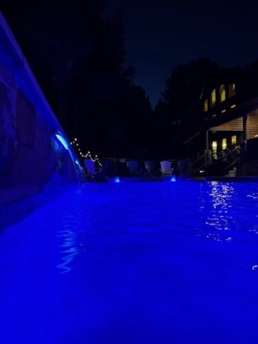Liquid-Therapy-Lodge-Broken-Bow-Cabins-Christmas-9