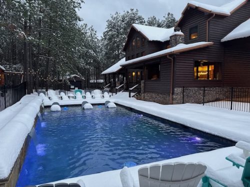 Liquid-Therapy-Lodge-Broken-Bow-Cabins-Snow-1