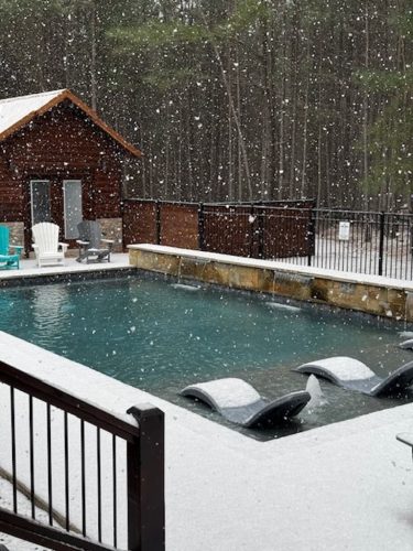 Liquid-Therapy-Lodge-Broken-Bow-Cabins-Snow-14