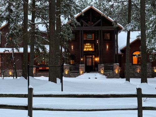 Liquid-Therapy-Lodge-Broken-Bow-Cabins-Snow-8