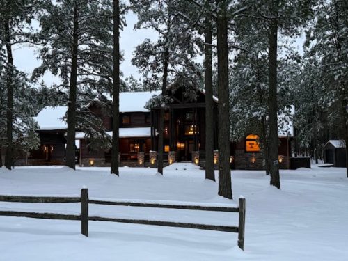Liquid-Therapy-Lodge-Broken-Bow-Cabins-Snow-9